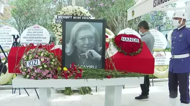 Türk sanat müziği sanatçısı İnci Çayırlı, son yolculuğuna uğurlandı