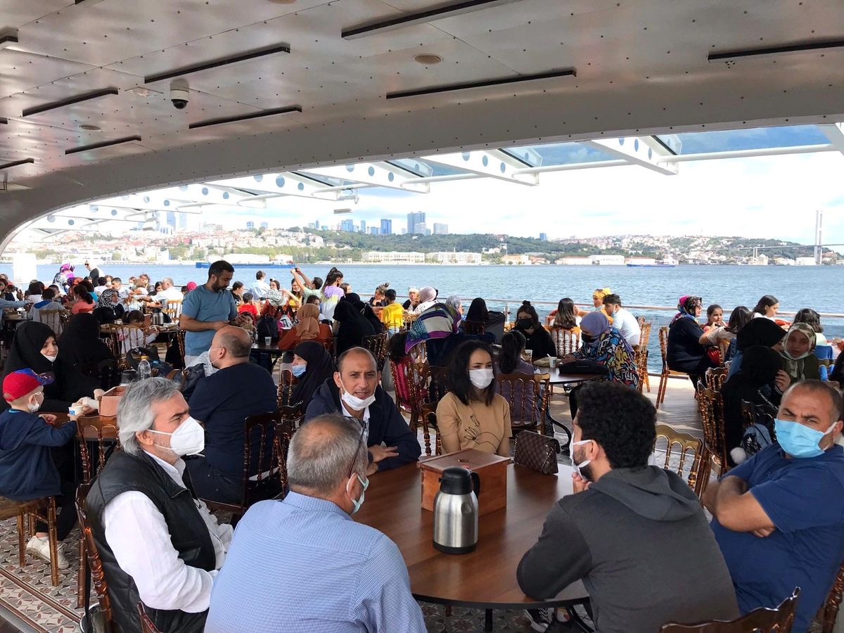 Üsküdar'da Çölyak hastalarına boğaz turu eşliğinde glütensiz aşure ikramı