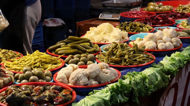 vatandaslar kis hazirliklari icin pazara kost 2 14372046 o