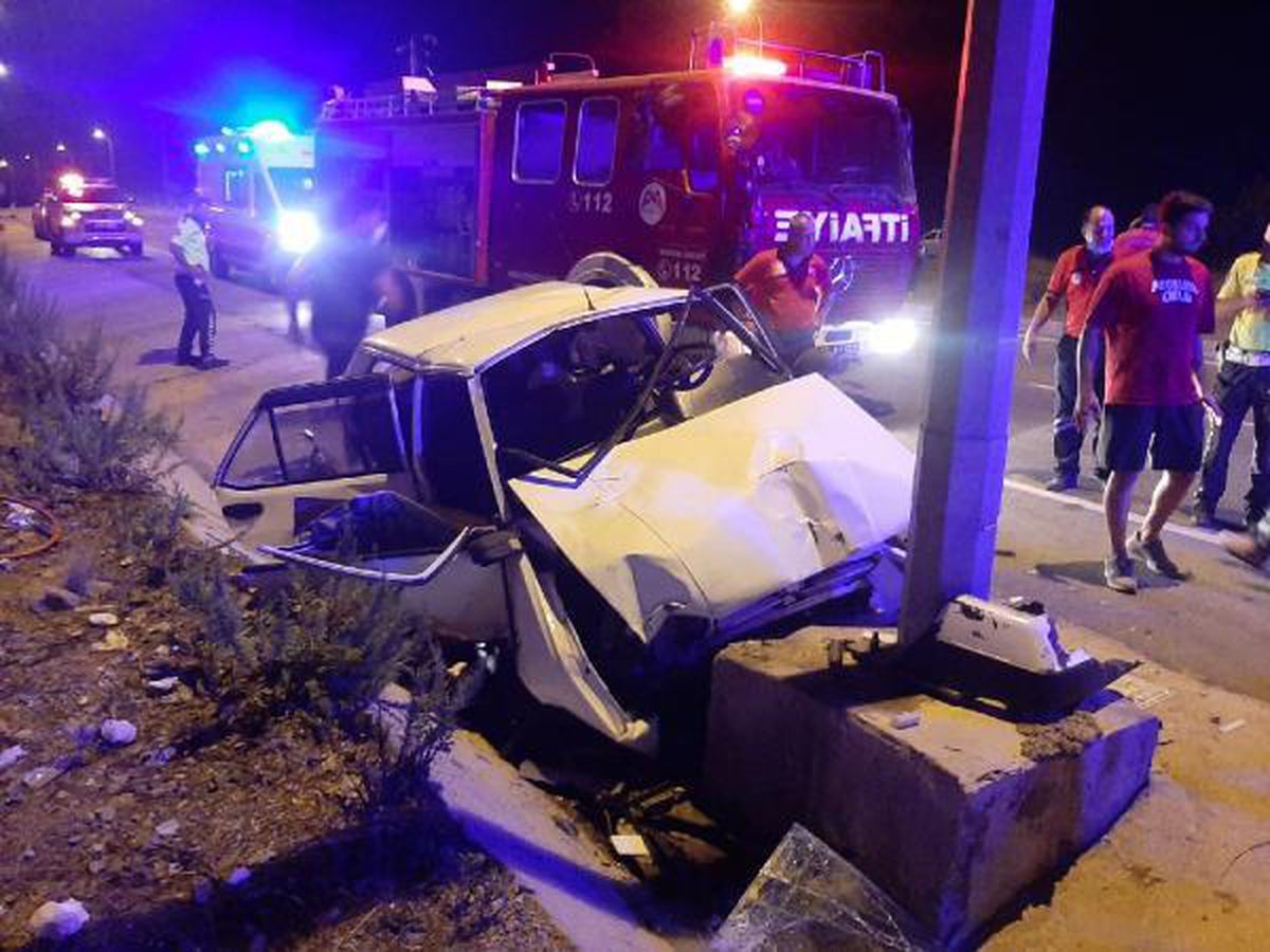 ANAMUR'DA KAZA 2 ÖLÜ, 3 YARALI