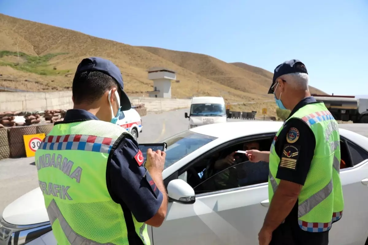Başkale'de drone destekli trafik denetimi