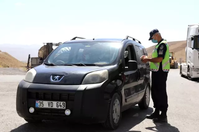 Başkale'de drone destekli trafik denetimi