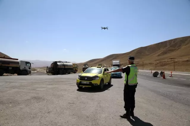 Başkale'de drone destekli trafik denetimi