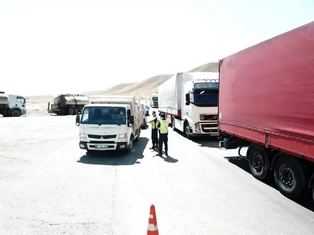 Başkale'de drone destekli trafik denetimi