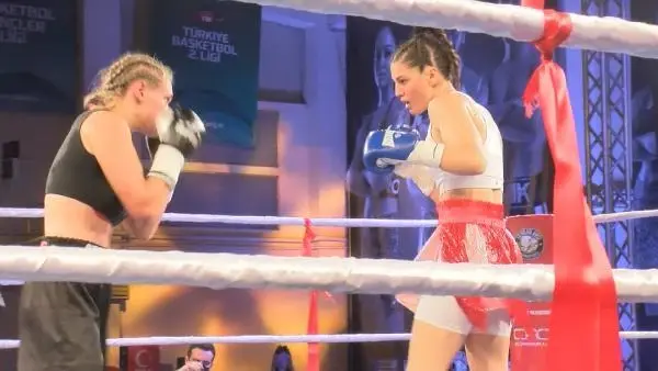 SPOR Boksör Arda Avcı, altın kemeri alarak UBO Dünya Şampiyonu oldu