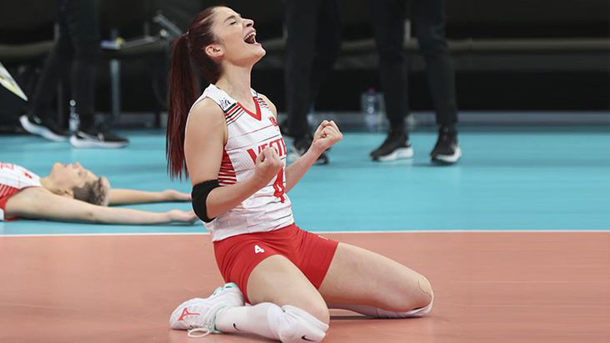Hollanda'yı 3-0 mağlup eden A Milli Kadın Voleybol Takımı, 2021 Avrupa Şampiyonası'nda üçüncü oldu