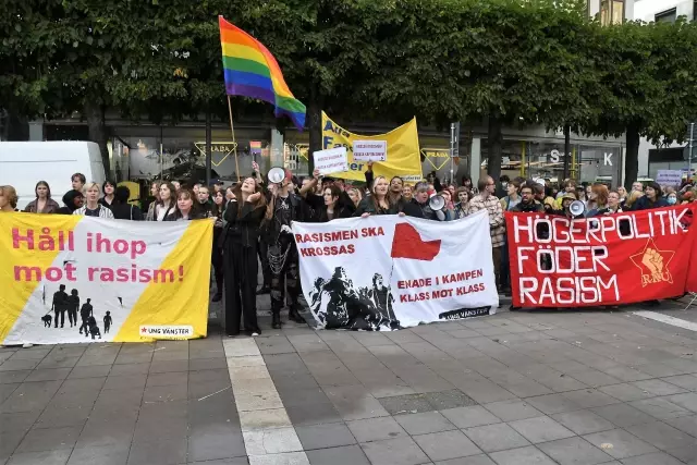 STOCKHOLM - İsveç'te aşırı sağcı parti, göçmen karşıtı miting düzenledi