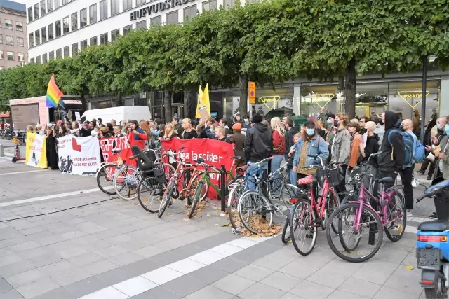 STOCKHOLM - İsveç'te aşırı sağcı parti, göçmen karşıtı miting düzenledi