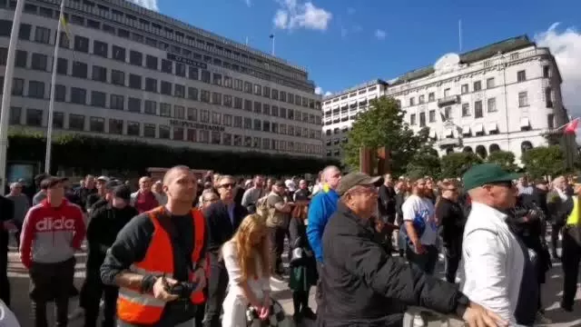 STOCKHOLM - İsveç'te aşırı sağcı parti, göçmen karşıtı miting düzenledi