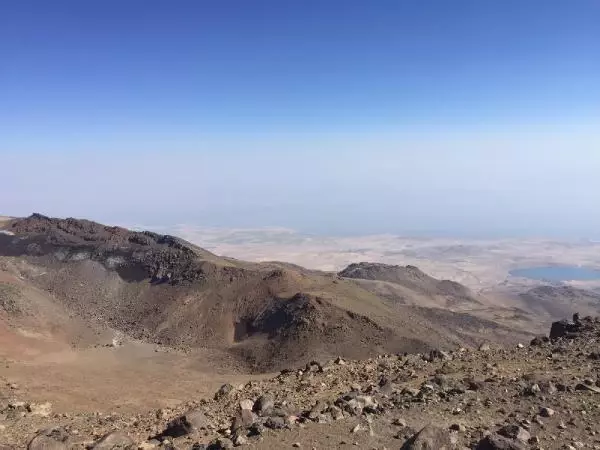 Son dakika haber... SÜPHAN DAĞI'NDAKİ 3 KRATER GÖLÜ KURUDU