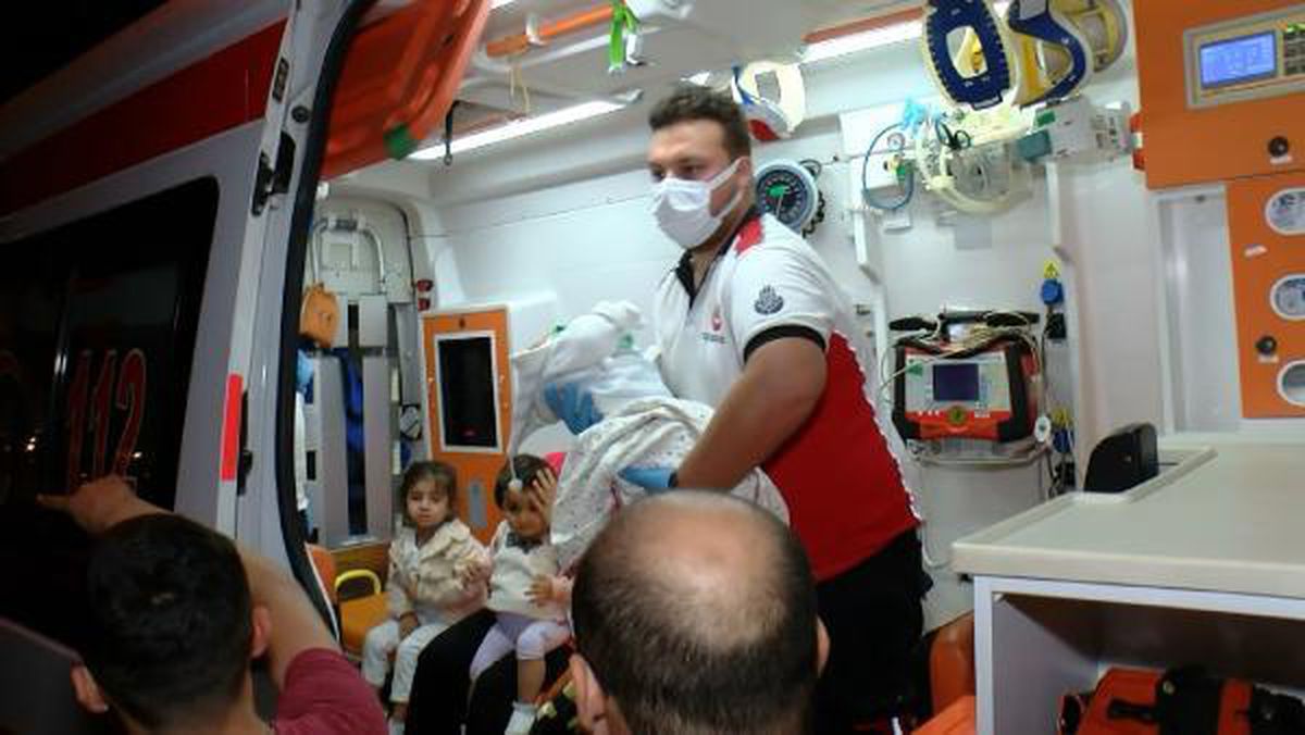 Son dakika haber: ÜMRANİYE'DE TEM OTOYOLU'NDA TRAFİK KAZASI: 3'Ü BEBEK VE ÇOCUK 6 YARALI