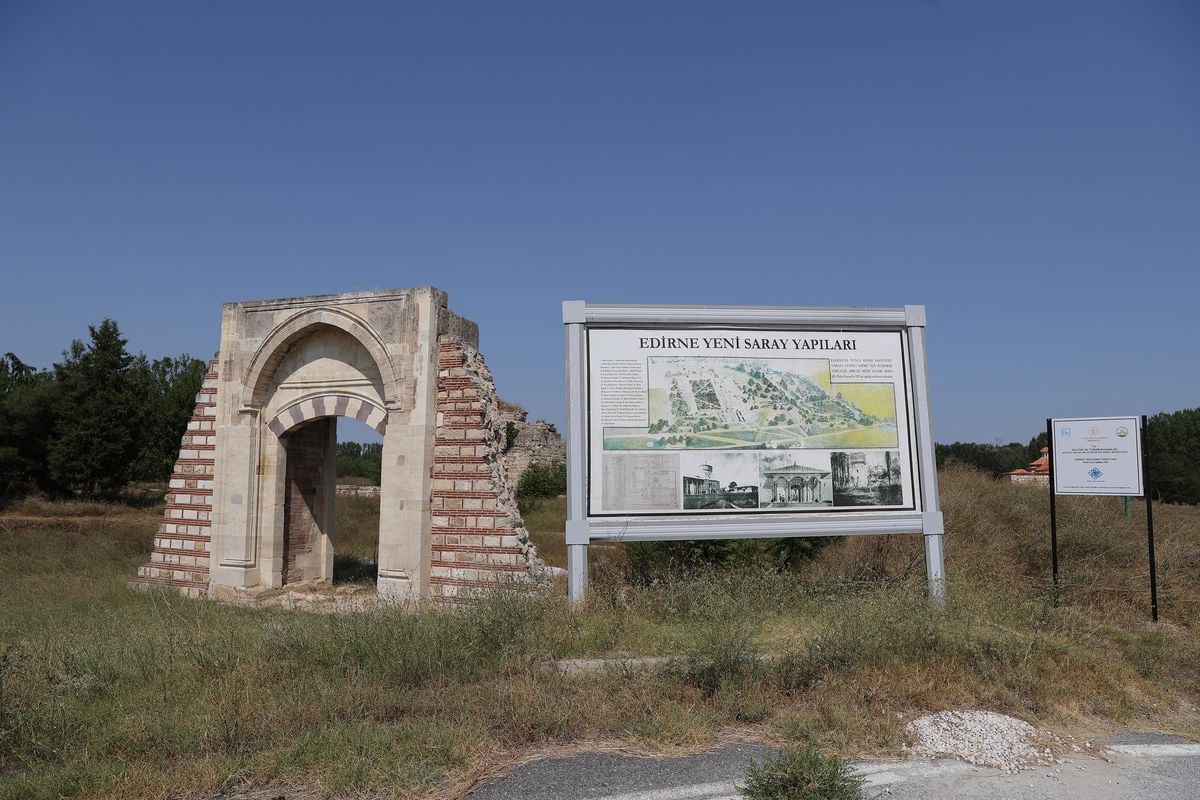 Edirne Sarayı'ndaki caminin kalıntılarına ulaşıldı