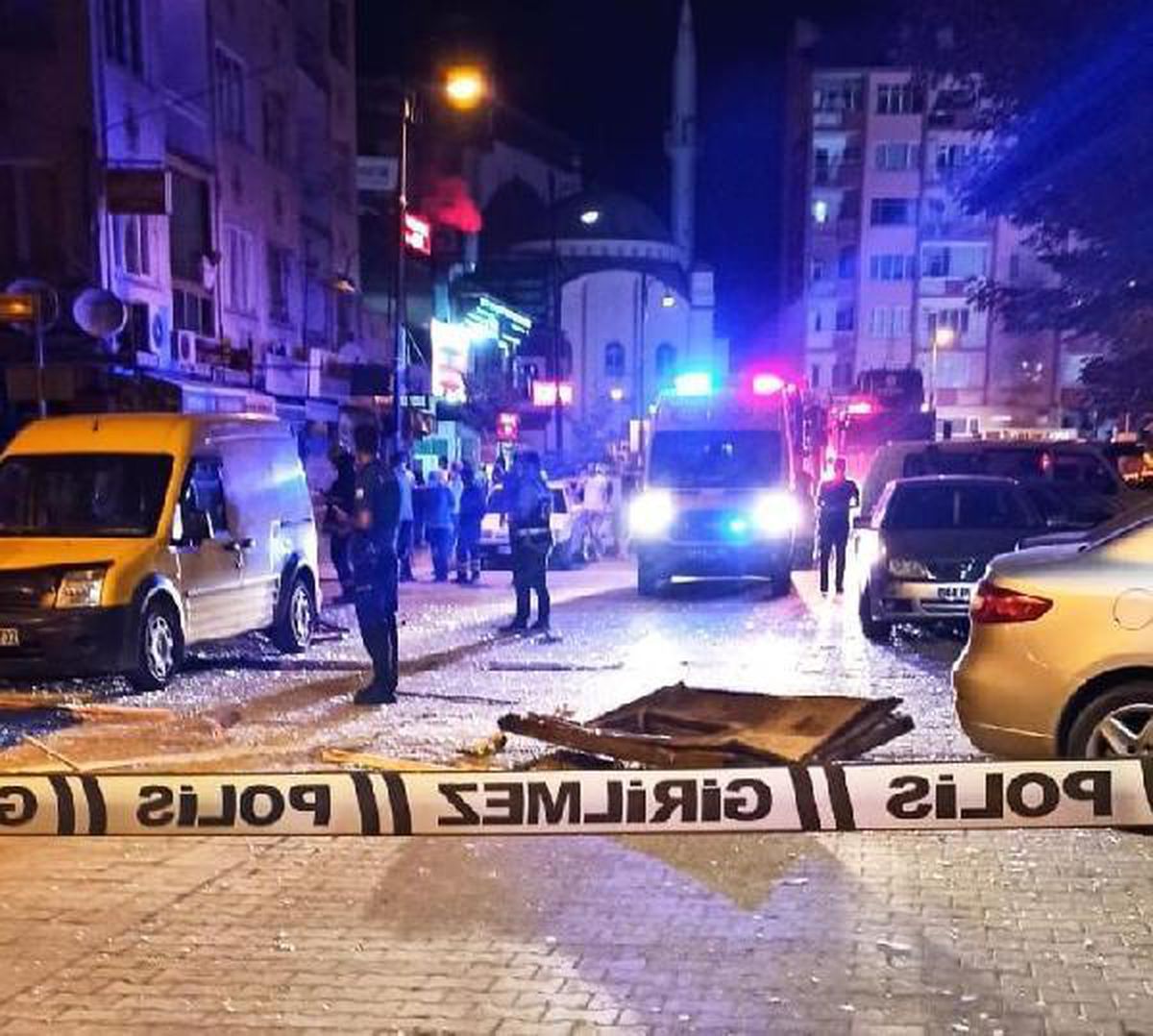 Fırında meydana gelen patlama hasara neden oldu