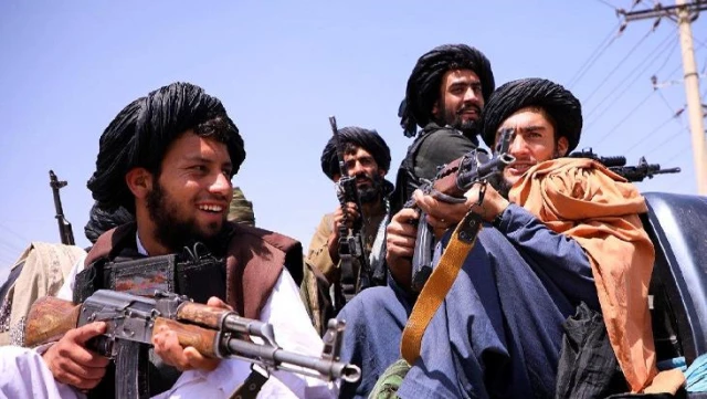 Afganistan'da idaresi ele alan Taliban, 8 aylık gebe bir polis memurunu öldürmekle suçlanıyor