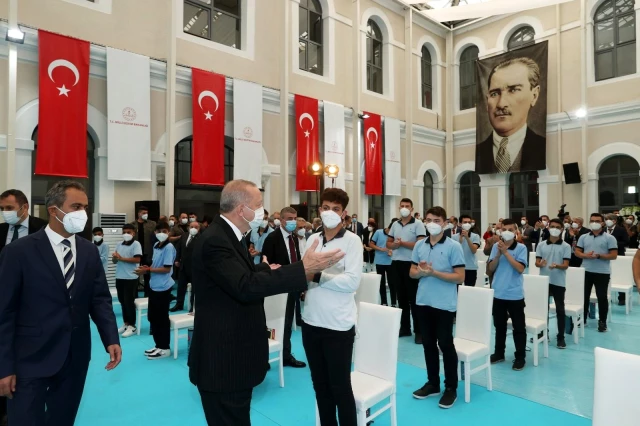 Son dakika haber | Cumhurbaşkanı Erdoğan: "Yüz yüze eğitimi devam ettirmekte kararlıyız"