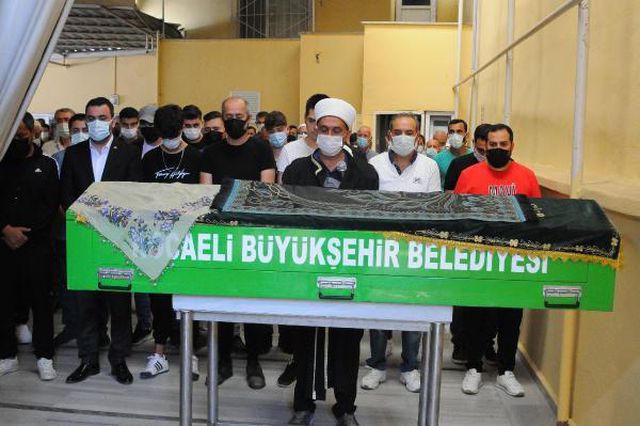 damak tedavisinde yuz felci olan yeliz hayati 5 14377978 o