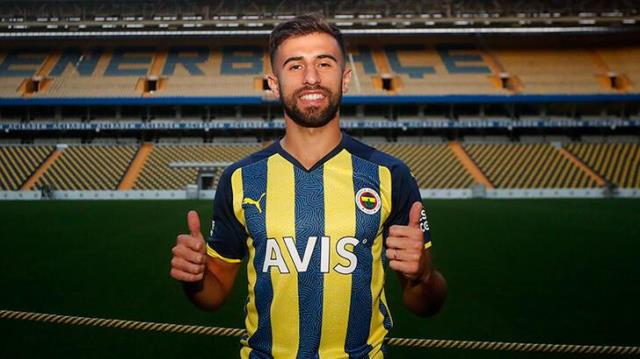Fenerbahçe'nin yeni yıldızı Diego Rossi'yi, Galatasaray'ın kaptanı Muslera ikna etti