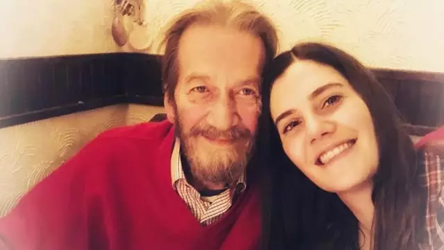 1 hafta önce babası Ferhan Şensoy'u kaybeden Müjgan Ferhan Şensoy anne oldu 1 hafta önce babası Ferhan Şensoy'u kaybeden Müjgan Ferhan Şensoy anne oldu