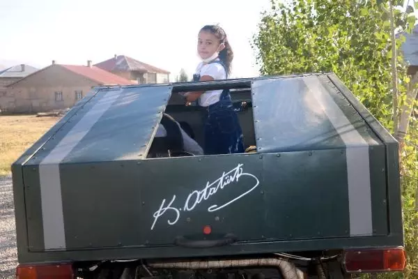 HİRA'NIN BABASI, BU KEZ DE ARAÇ YAPIP, ONU OKULUNA BIRAKTI