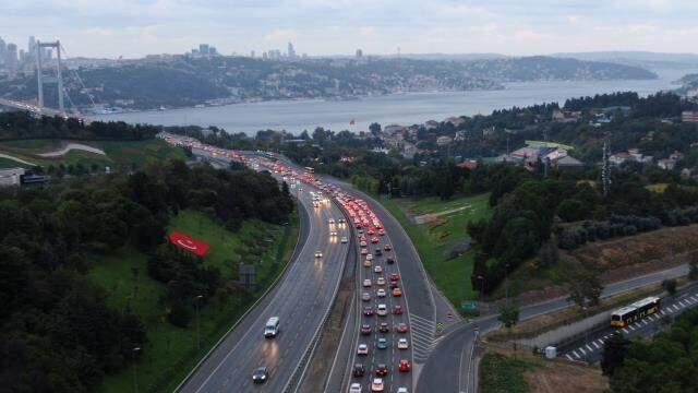 İstanbul'da okullar açıldı; trafik yüzde 63 seviyesinde