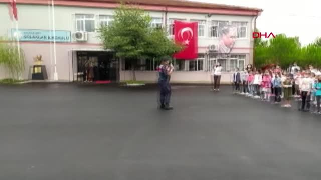 jandarma egitimin ilk gununde ogrencilerle bu 14377532 o
