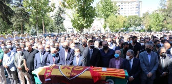Kayserispor'un vefat eden eski başkanı Recep Mamur toprağa verildi