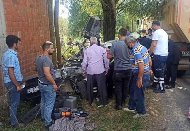 kocaeli de cenazeye gidenleri tasiyan otomobi 3 14377970 o