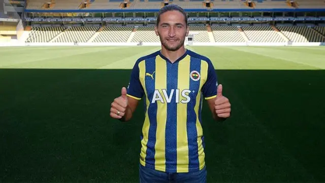 Miguel Crespo, Fenerbahçe'de! 3+1 yıllık mukaveleye imza attı