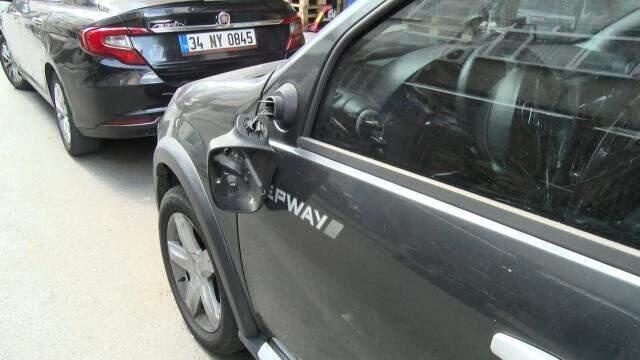 Peşpeşe giden motosiklet ve otomobil sürücüsü rastgele etrafa ateş açtı