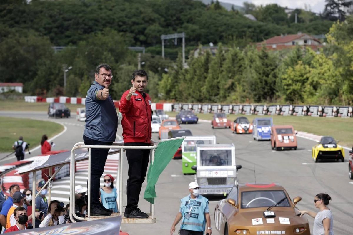 Son dakika haberi... Selçuk Bayraktar, Denecar Takımı'nı tebrik etti