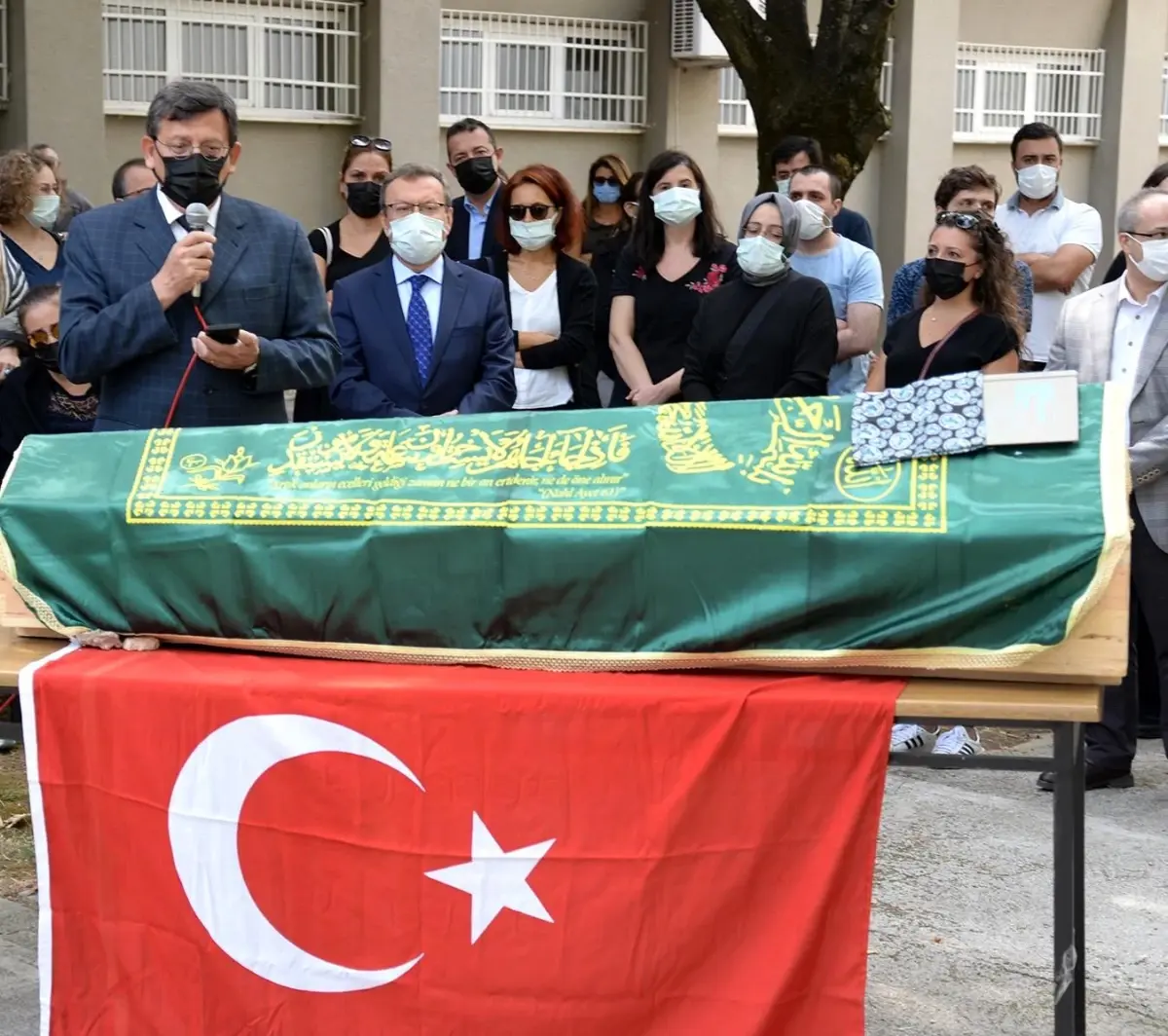 BUÜ'nün 'girişimci' akademisyenine veda