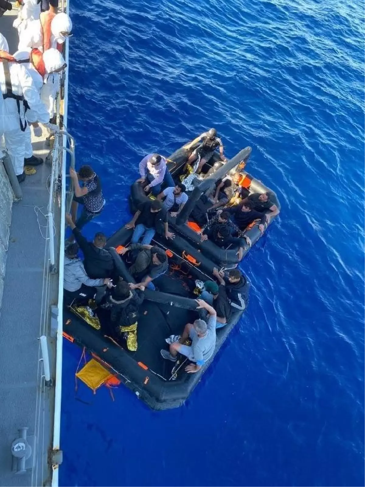 Datça açıklarında 21 kaçak göçmen kurtarıldı