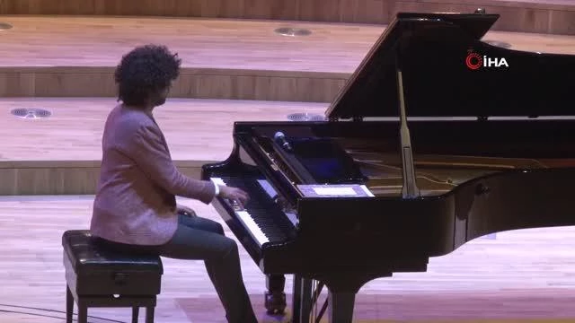 Fransız piyanist Simon Ghraichy'den CSO Ada Ankara'da konser
