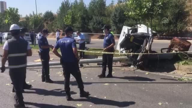 son dakika haber gaziantep te direge carpan otomobil ikiye ayrildi 2 olu 2 yarali