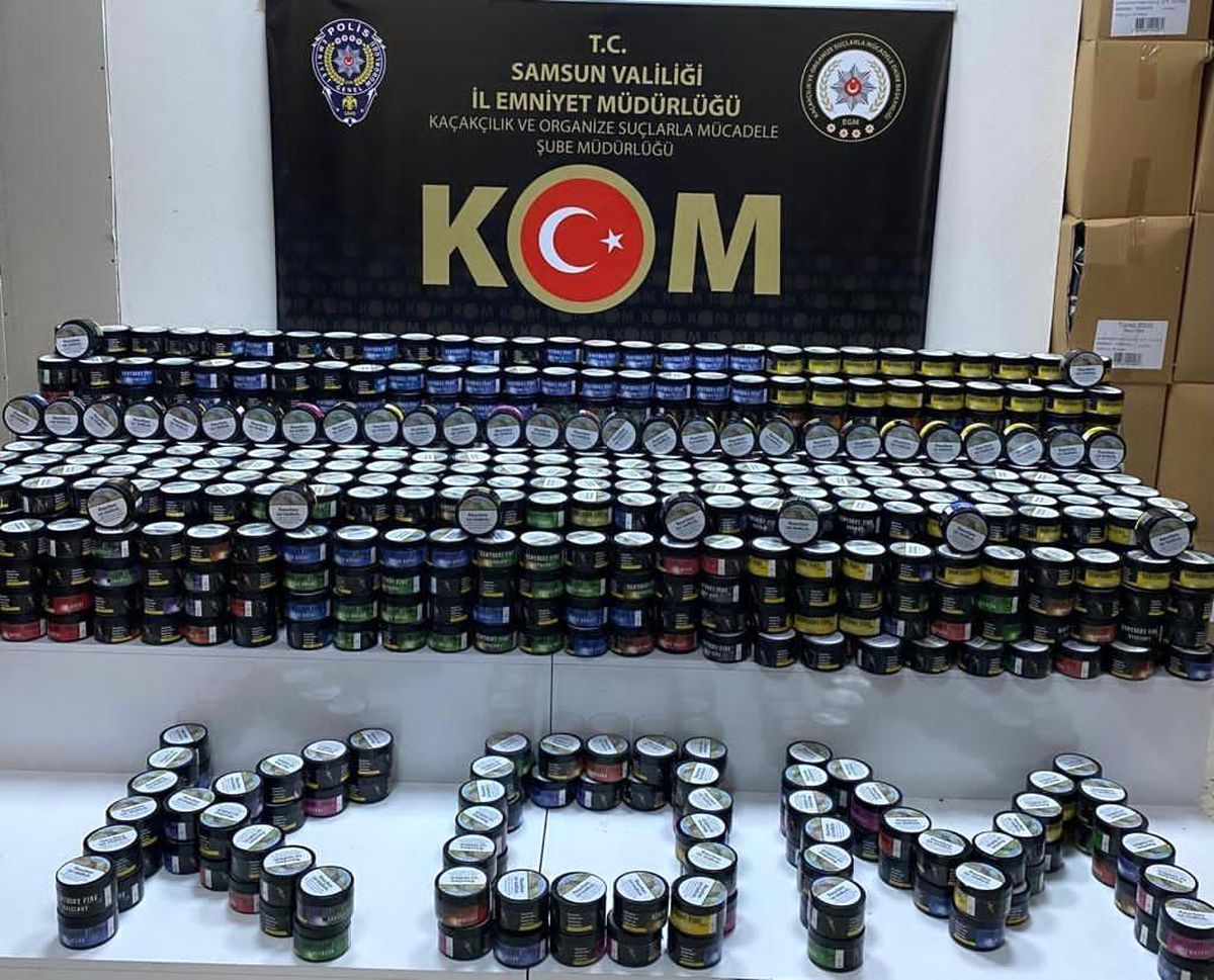 Samsun'da bin 181 kutu kaçak nargile tütünü ele geçirildi