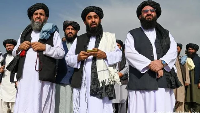 Taliban'dan Afgan bayanlara: Biraz sabredin, kurumlar yerleşince taleplerinize karşılık alacaksınız