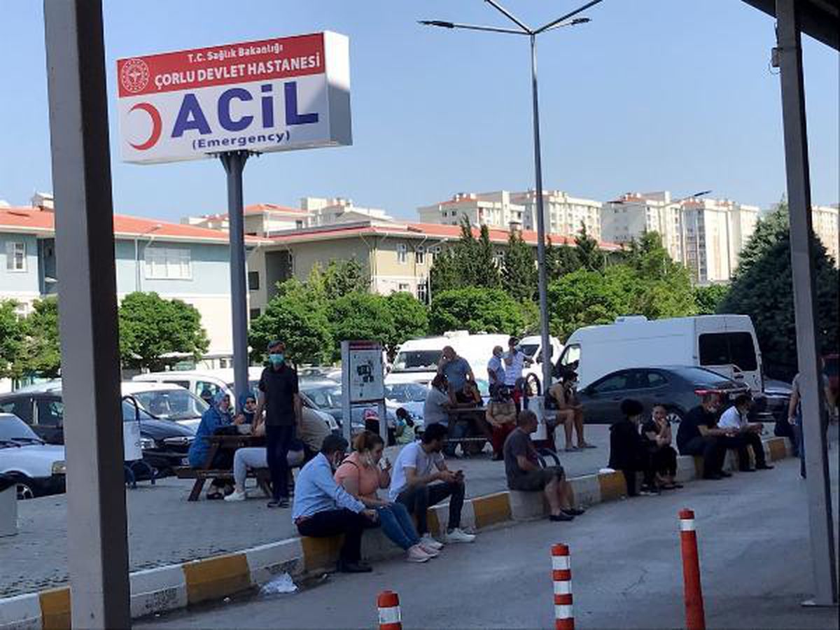 Düğünde tavuklu pilav yiyen 33 kişi hastanelik oldu