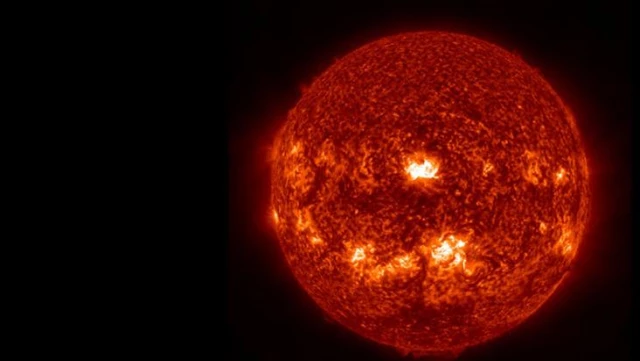 Ünlü gökbilimci, bağımlısına makus haberi verdi! Şiddetli güneş fırtınası interneti aylarca kesebilir