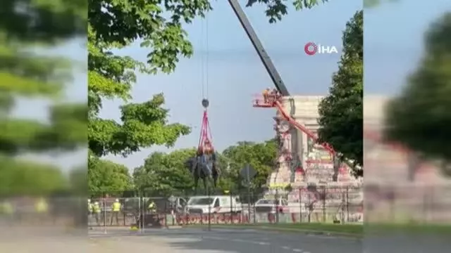 ABD'de Floyd protestolarında hedef alınan bir heykel daha kaldırıldı