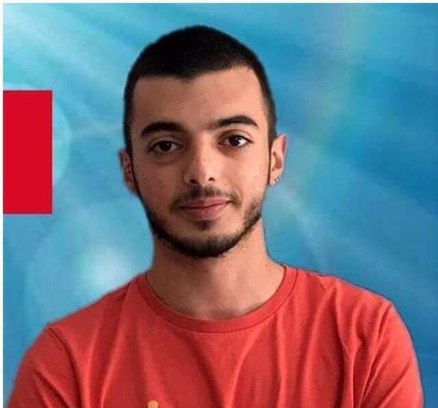 Alkollü sürücünün kurbanı olan Kaan'ın, hayali olan tıp fakültesini kazandığı ortaya çıktı Alkollü sürücünün kurbanı olan Kaan'ın, hayali olan tıp fakültesini kazandığı ortaya çıktı