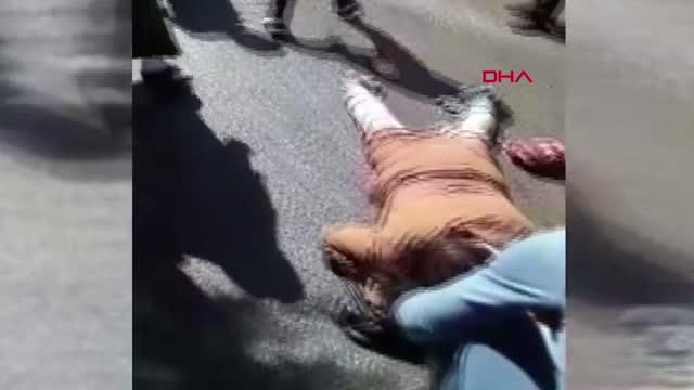 bosanma asamasindaki esini sokak ortasinda vu 4 14382661 o