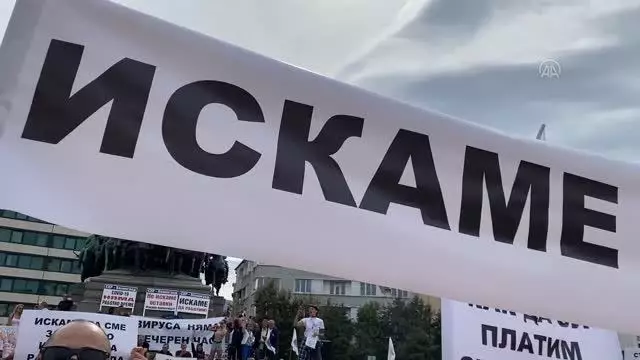Bulgaristan'da lokanta sahipleri Kovid-19 önlemlerini protesto etti