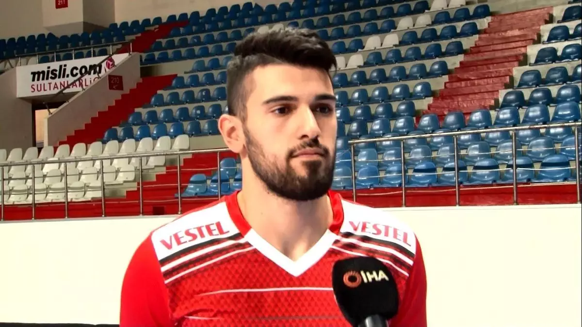 Efe Bayram kimdir? Türkiye Voleybol oyuncusu Efe Bayram kimdir, kaç yaşında, nereli, boyu kaç, kilosu kaç?
