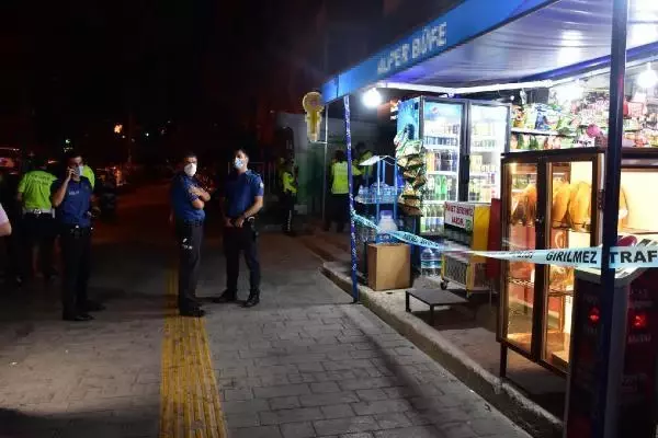 Son dakika haber... Ehliyet soran trafik polislerine bıçak çektiği iddia edilen şüpheli tabanca ile vurularak etkisiz hale getirildi