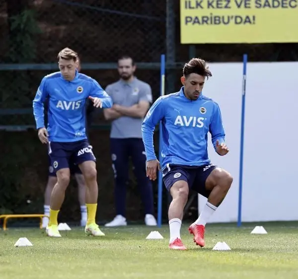 Fenerbahçe'de Sivasspor hazırlıkları sürüyor