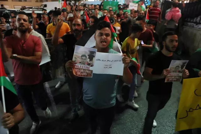 Son Dakika | İsrail askerleri Batı Şeria'da tutuklulara destek gösterisi düzenleyen 10 Filistinliyi yaraladı