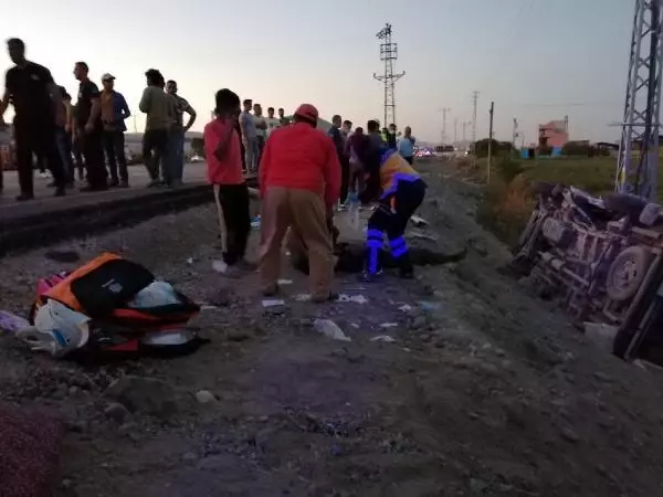 Kayseri'de TIR'ın çarptığı işçi servisinde yaralanan kadın kurtarılamadı