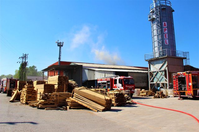 kereste fabrikasinda korkutan yangin 5 14382717 o