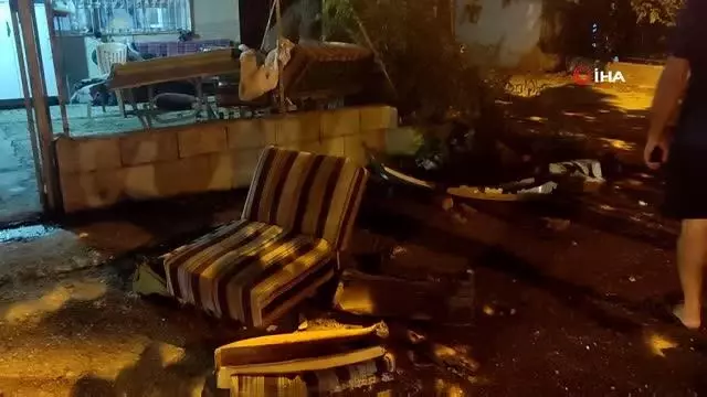 Kontrolden çıkan otomobil 2 evin bahçe duvarına çarptı: 1 yaralı