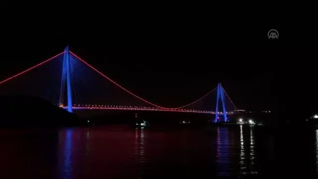 Köprüler DMD hastalığı farkındalığı için aydınlatıldı